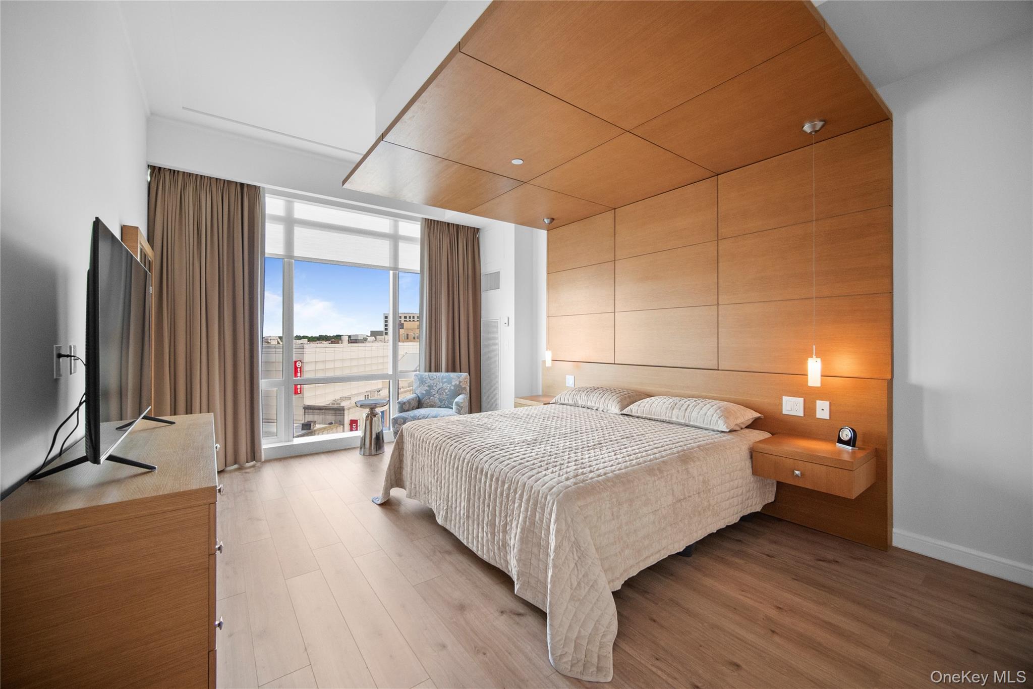 #12 photo, 1 Renaissance Square, White Plains , NY 10601