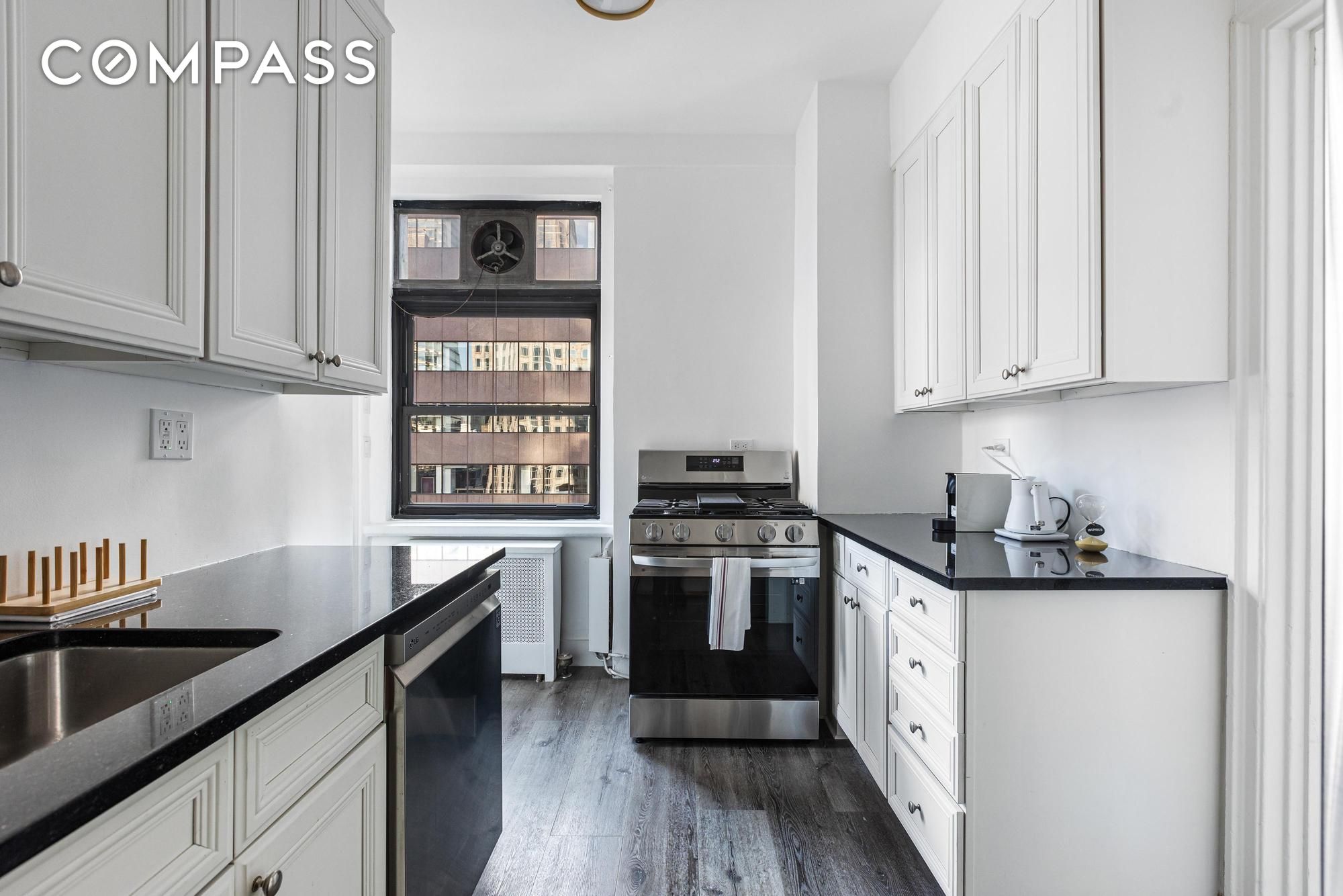 #19 photo, New York City, मैनहटन Midtown East , NY 10022