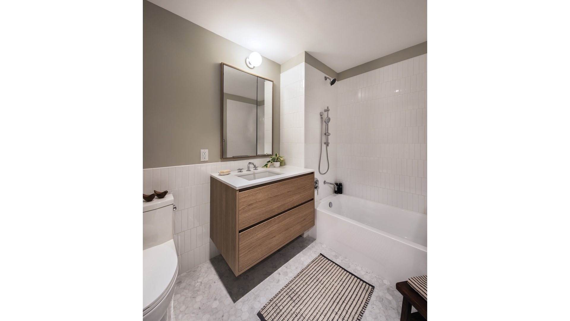 #6 photo, 335 8TH Avenue, Chelsea , NY 10001