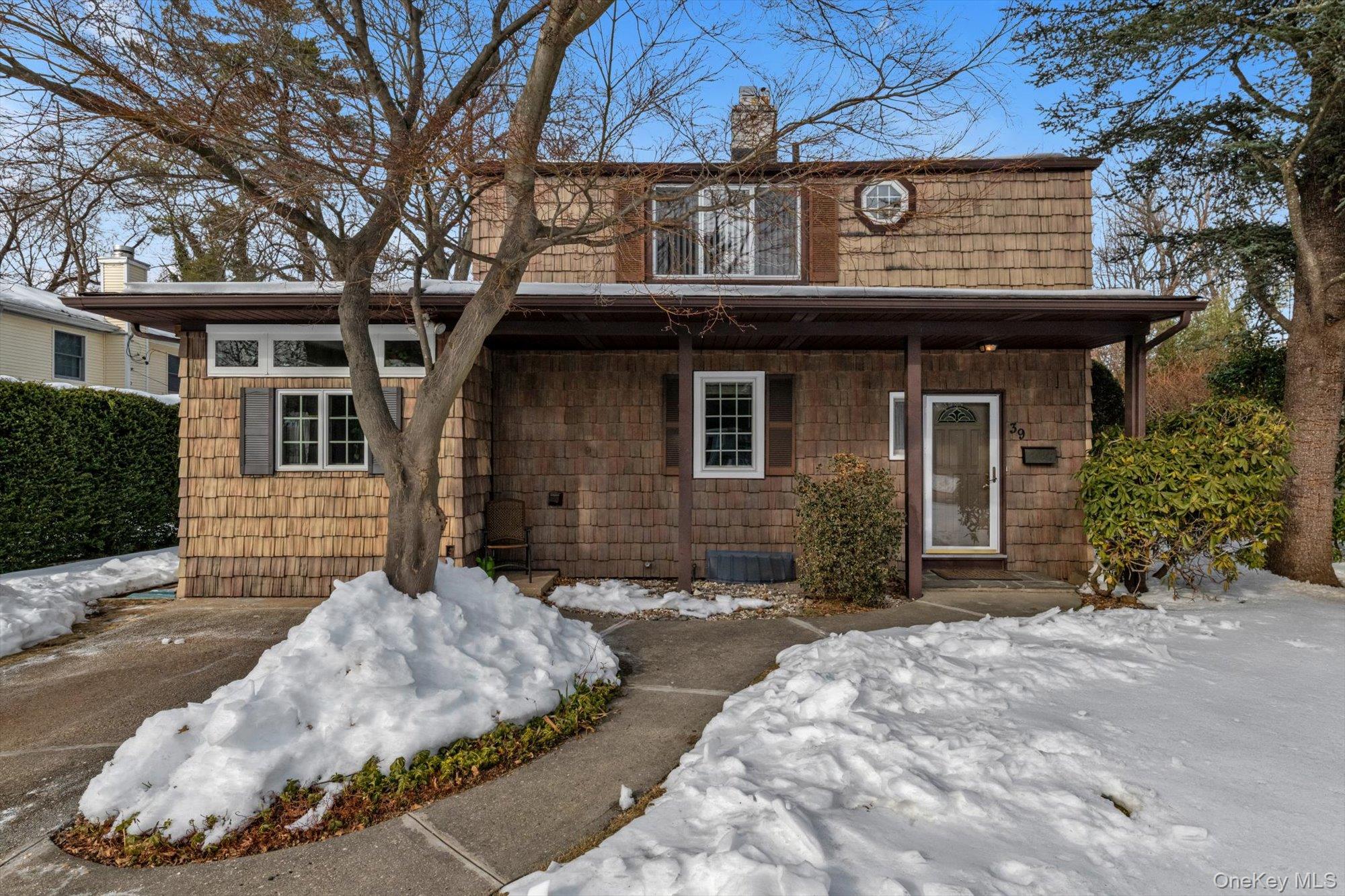 #1 photo, 39 Hillturn Lane, Roslyn Heights , NY 11577