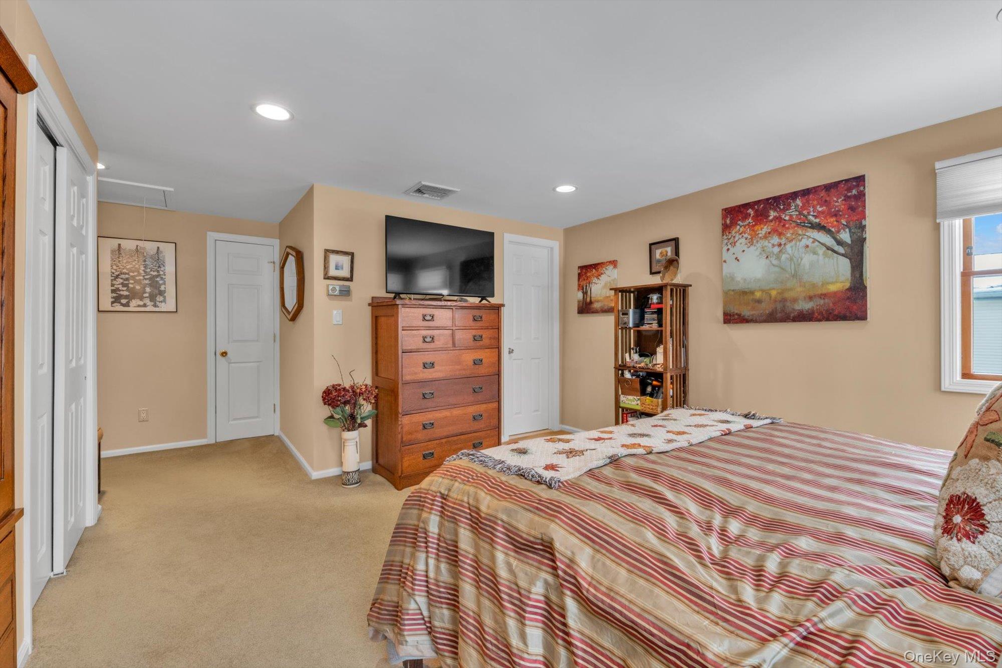 #18 photo, 39 Hillturn Lane, Roslyn Heights , NY 11577