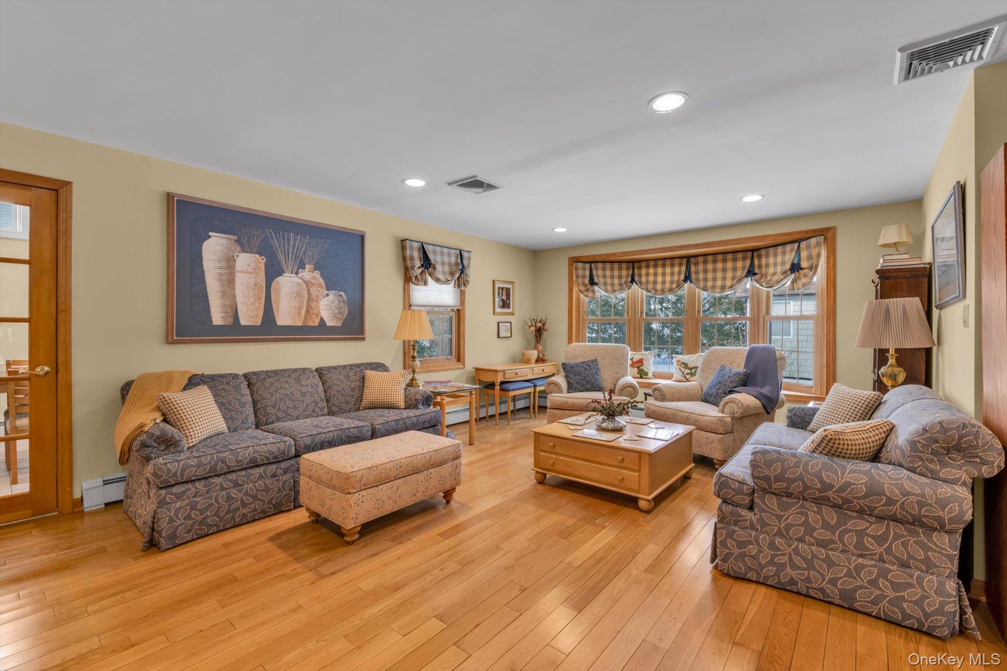 #3 photo, 39 Hillturn Lane, Roslyn Heights , NY 11577