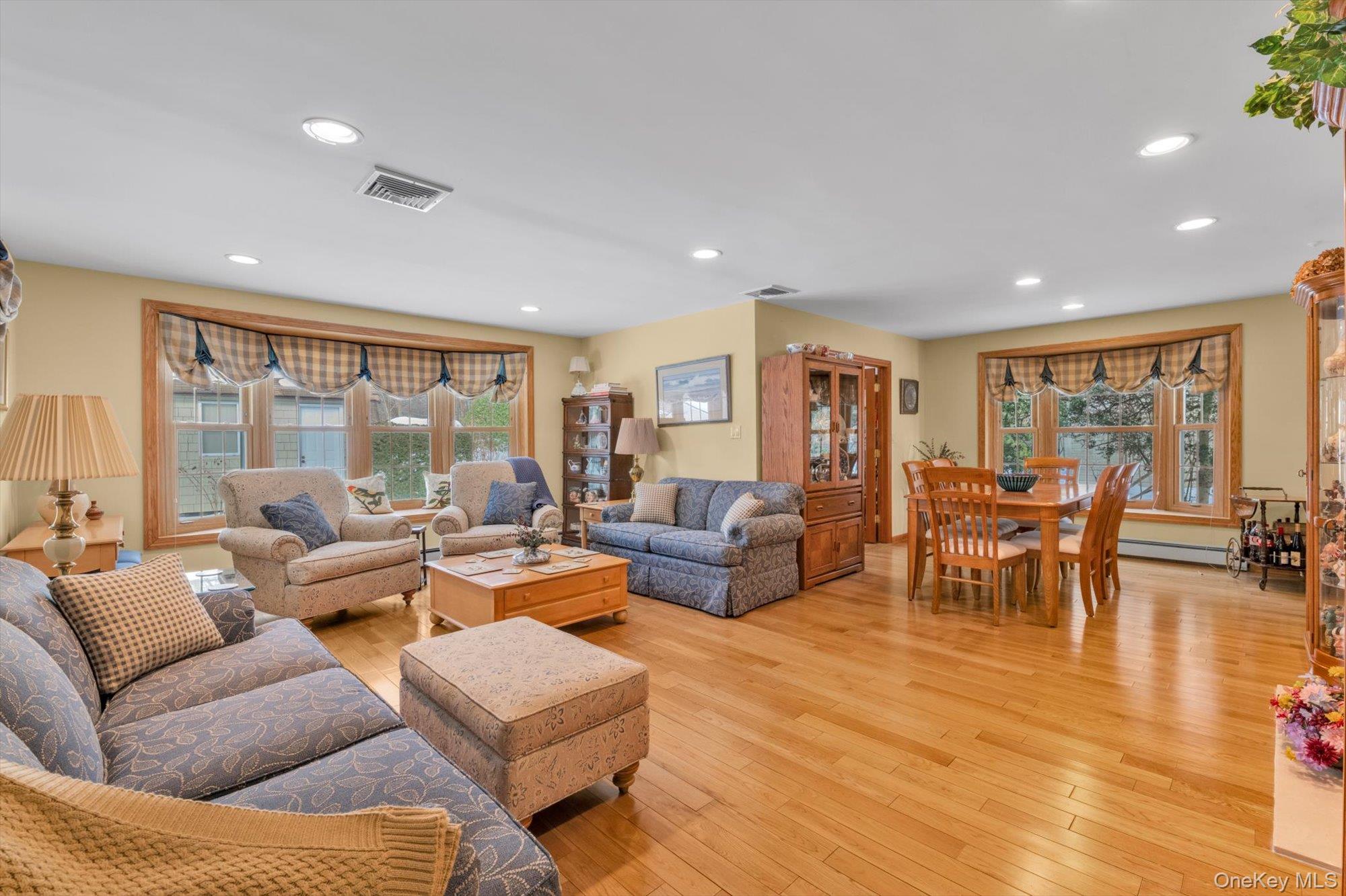 #5 photo, 39 Hillturn Lane, Roslyn Heights , NY 11577