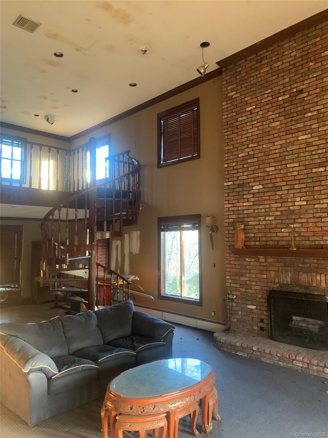 #1 photo, 4 August Lane, Нассау ‖ Old Westbury , NY 11568