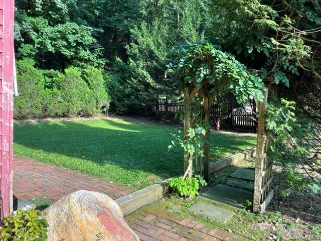 #3 photo, 95 East Broadway, Roslyn , NY 11576