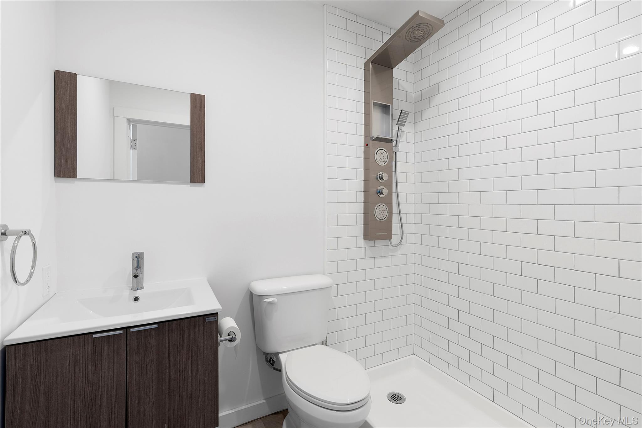 #10 photo, 123 Sterling Avenue, Саффолк ‖ Greenport , NY 11944