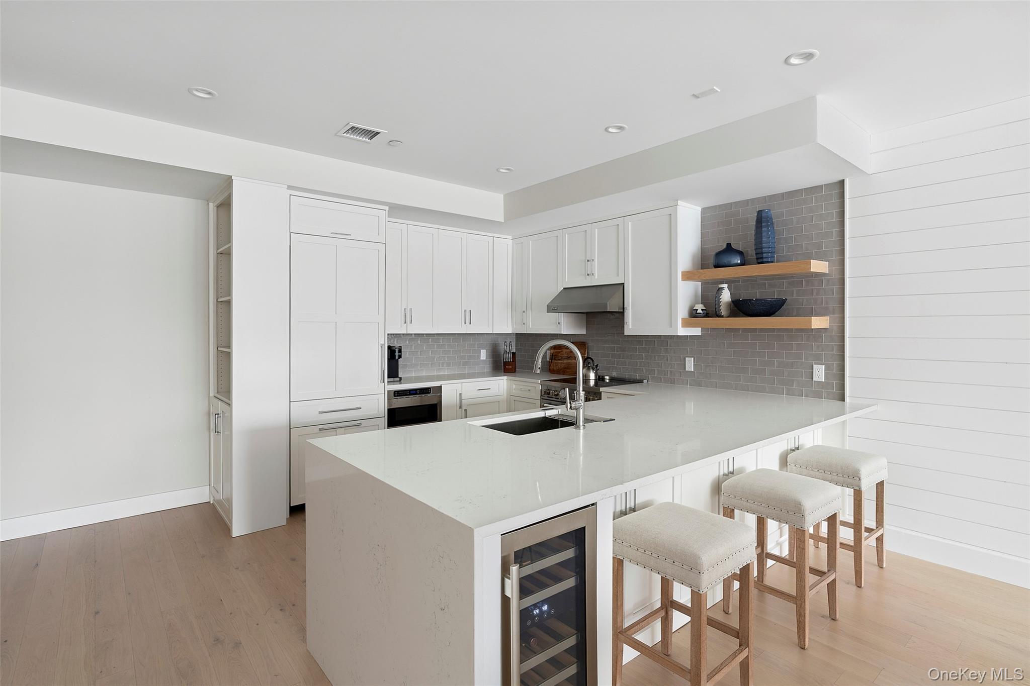 #3 photo, 123 Sterling Avenue, Саффолк ‖ Greenport , NY 11944