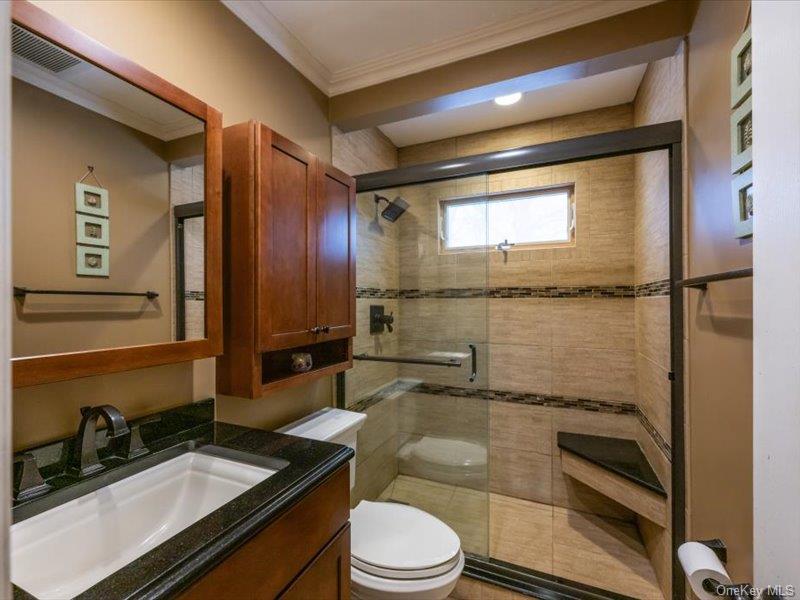 #17 photo, 8 Shelley Court, Middle Island , NY 11953