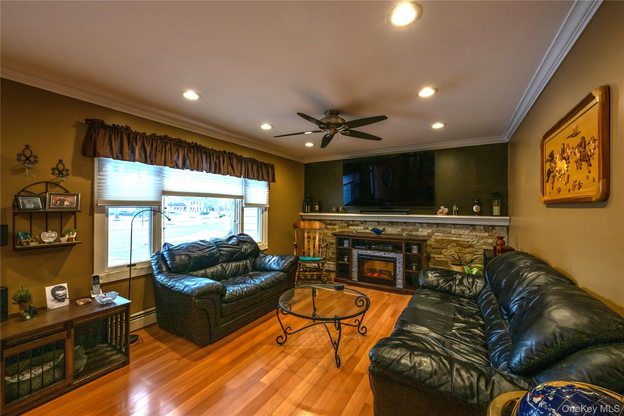 #5 photo, 8 Shelley Court, Middle Island , NY 11953