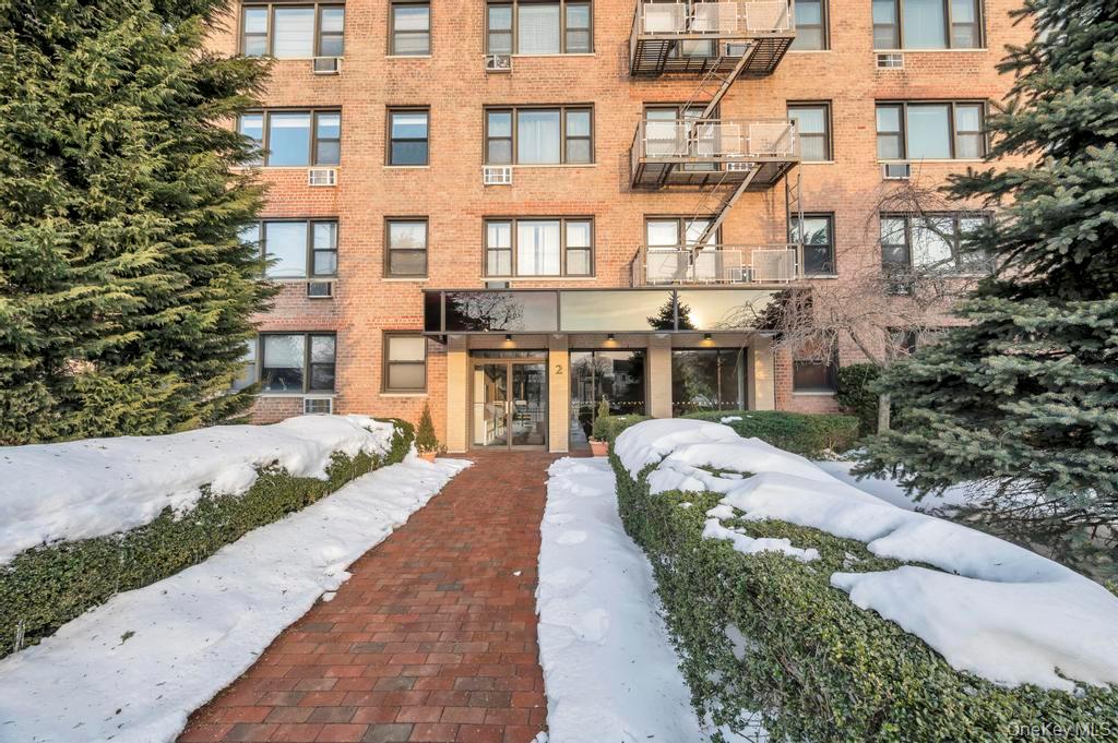 #2 photo, 2 Birchwood Court, Mineola , NY 11501