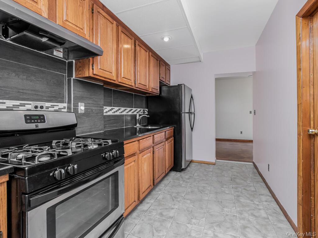 #9 photo, 2162 24th Street, Astoria , NY 11105