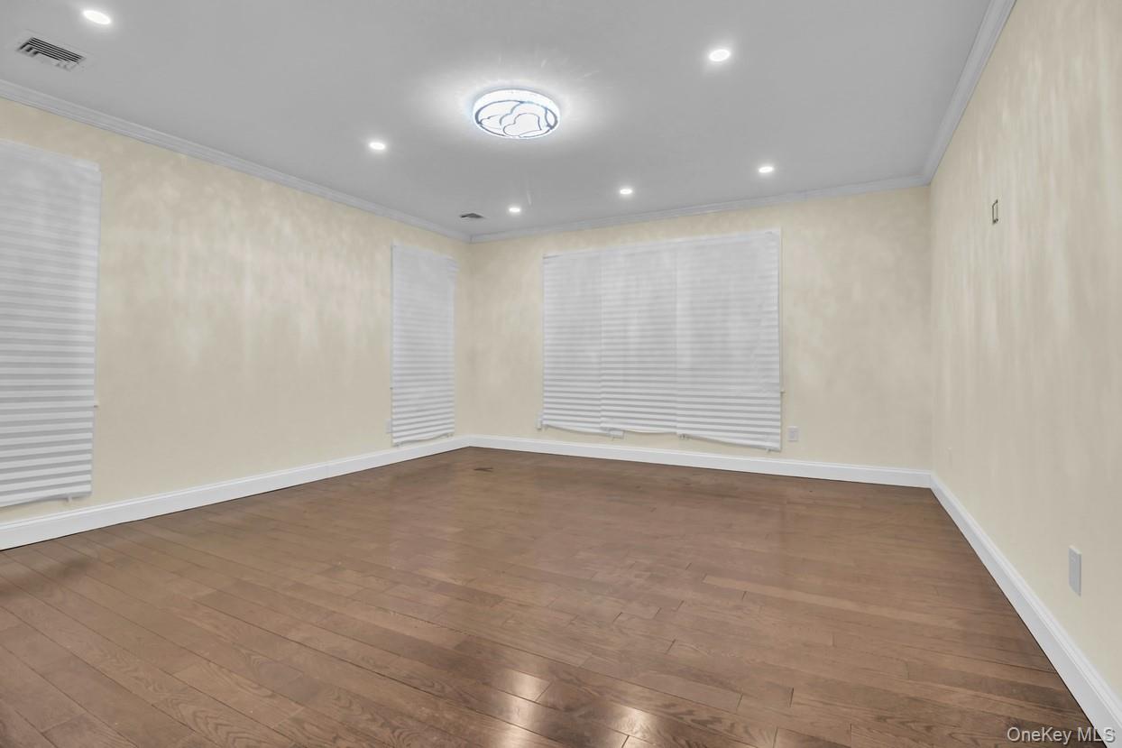 #20 photo, 858 Prescott Street, Valley Stream , NY 11580