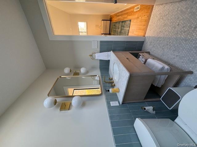 #8 photo, 14 Park Circle, Quogue , NY 11959