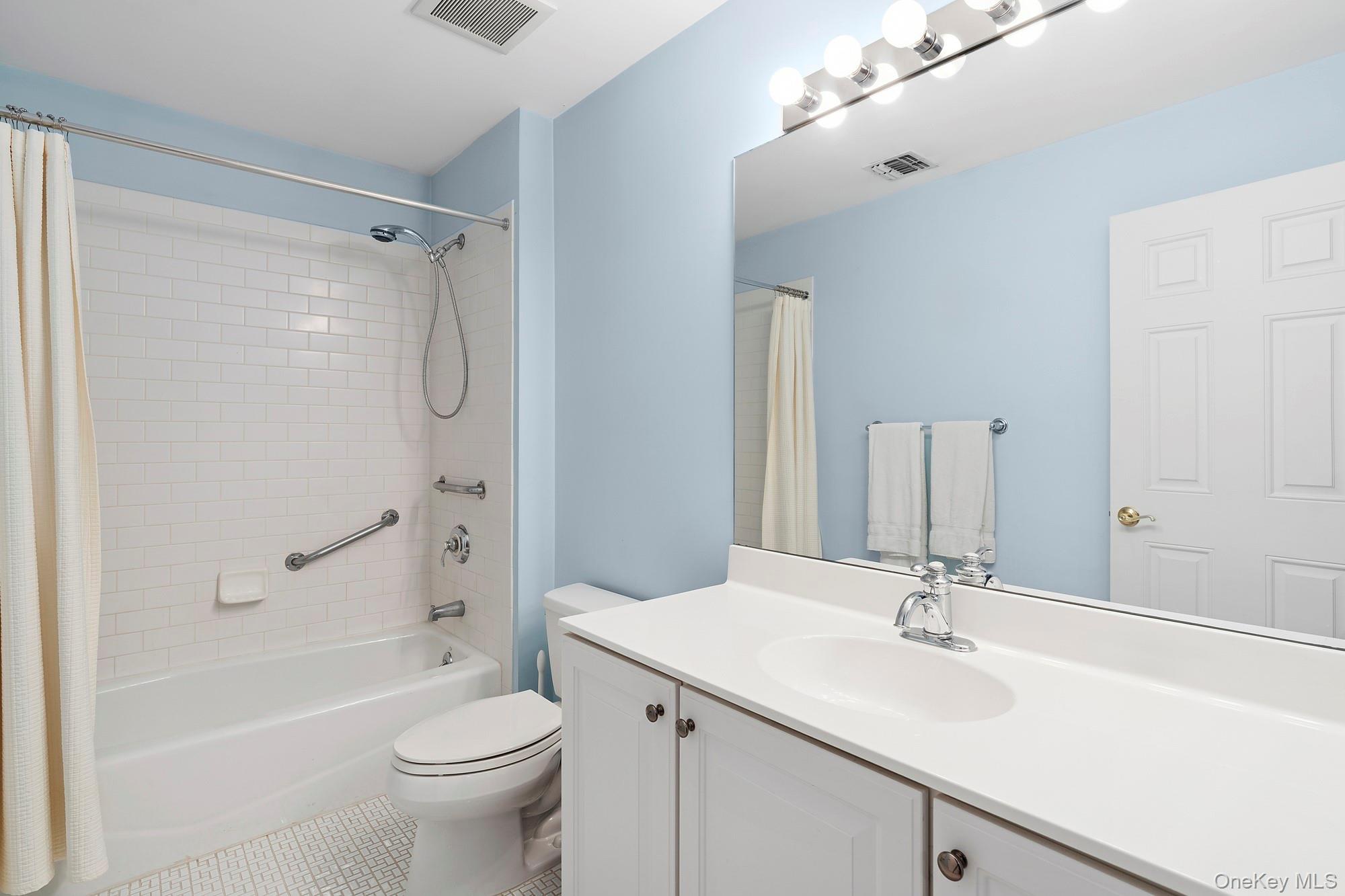 #13 photo, 179 Melody Court, Eastport , NY 11941