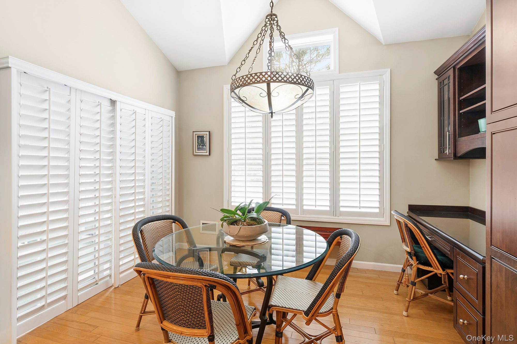 #4 photo, 179 Melody Court, Eastport , NY 11941