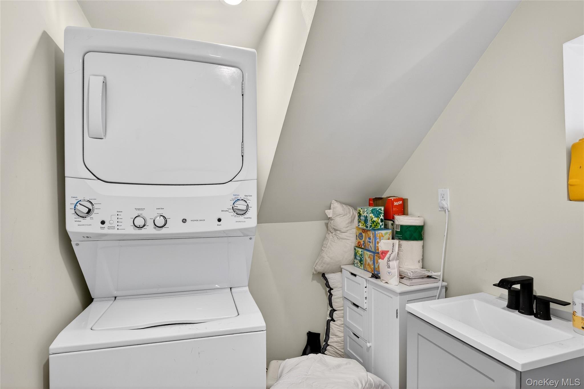 #12 photo, 139 S Kensico Avenue, Valhalla , NY 10595