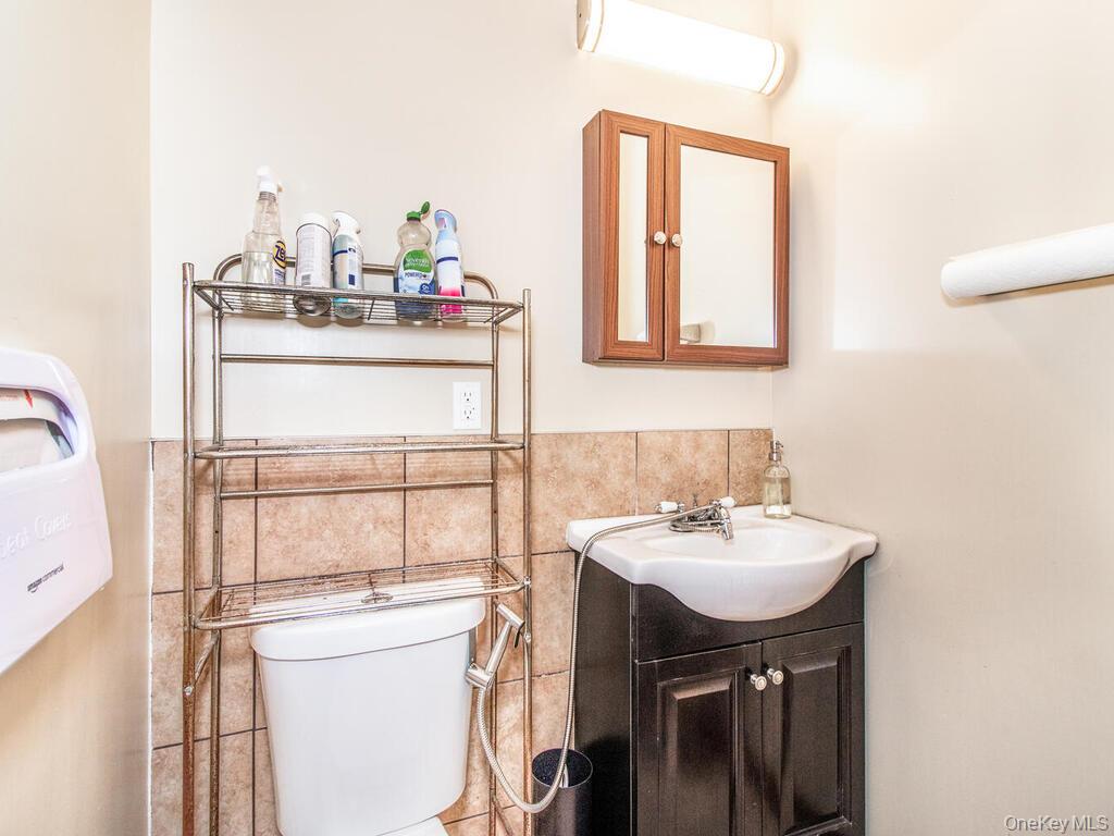 #6 photo, 205-02 Jamaica Avenue, Куинс ‖ Hollis , NY 11423