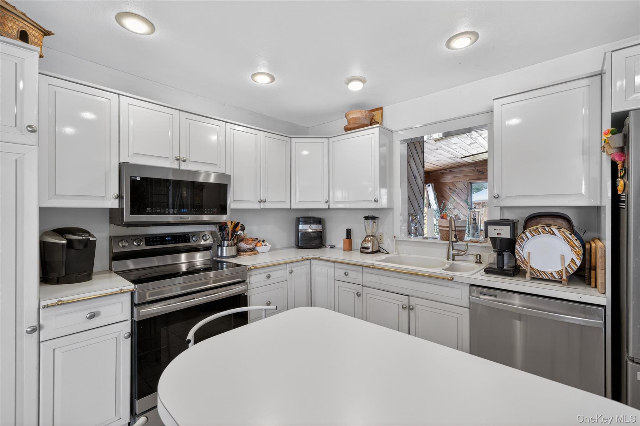 #13 photo, 57 Lakeview Drive, 뉴욕주 Kiamesha Lake , NY 12751