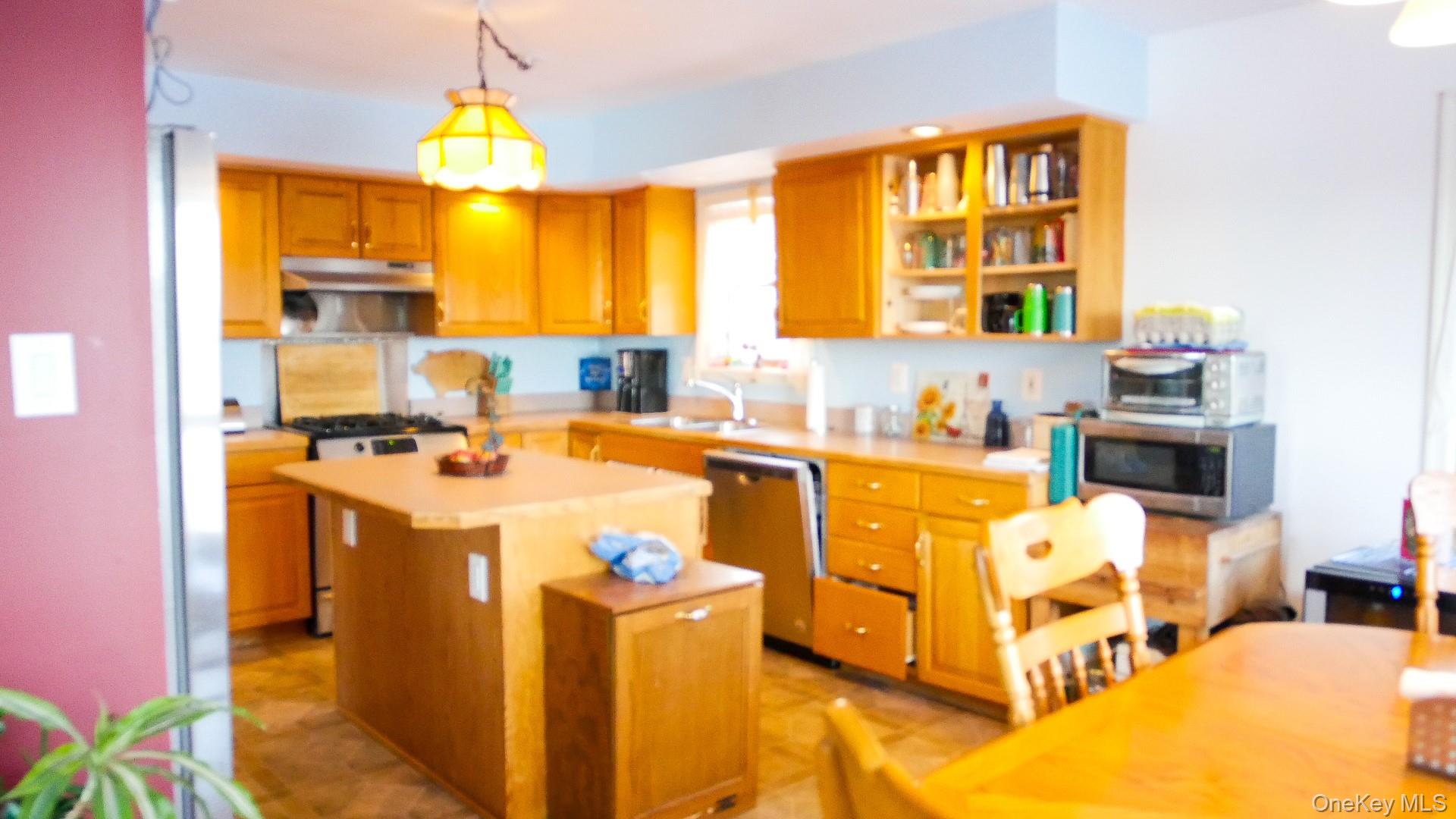 #8 photo, 6 Rock View Lane, Loch Sheldrake , NY 12759