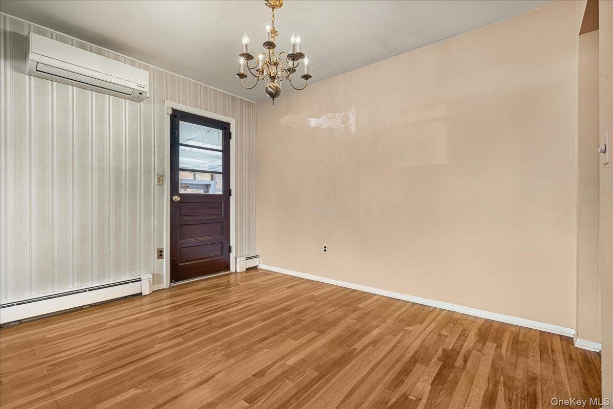 #5 photo, 26 Terrace Avenue, מחוז נסאו Floral Park , NY 11001