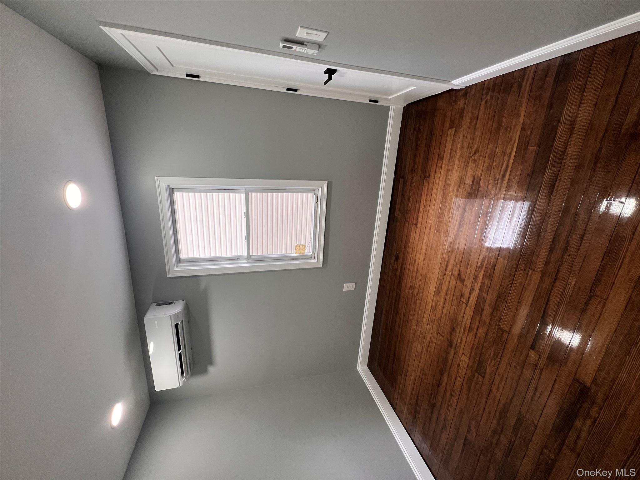 #18 photo, 11024 207th Street, Queens Village , NY 11429