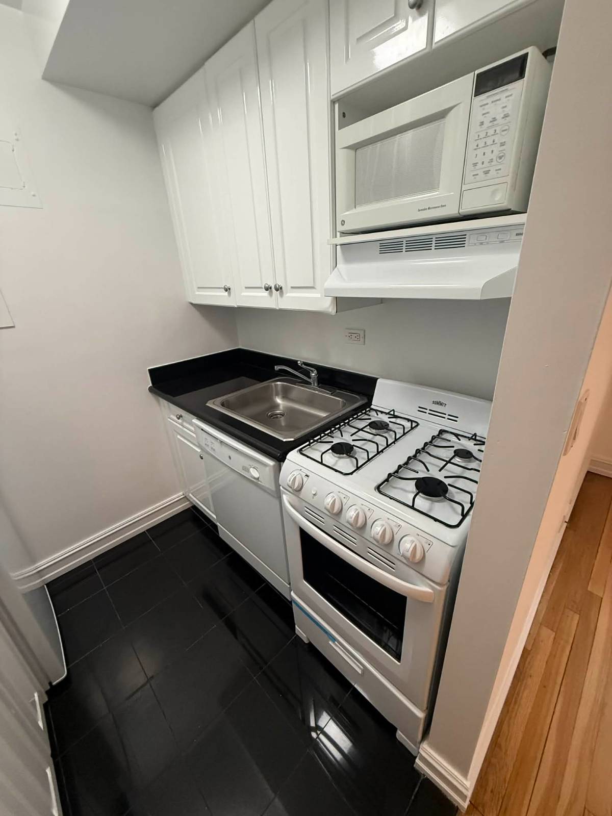 #8 photo, 305 13th St, מנהטן Park Slope , NY 10014