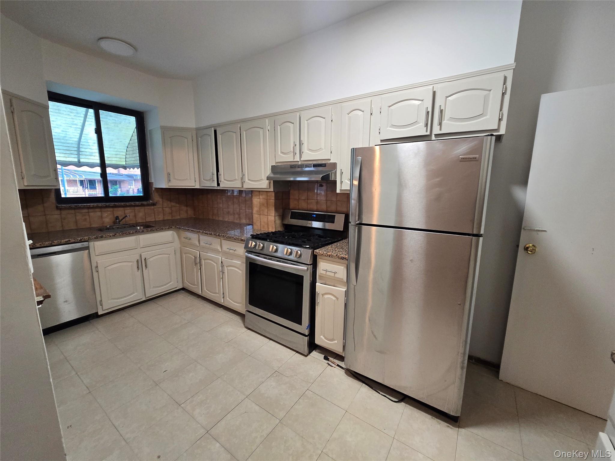 #16 photo, 28-29 50 Street, Woodside , NY 11377