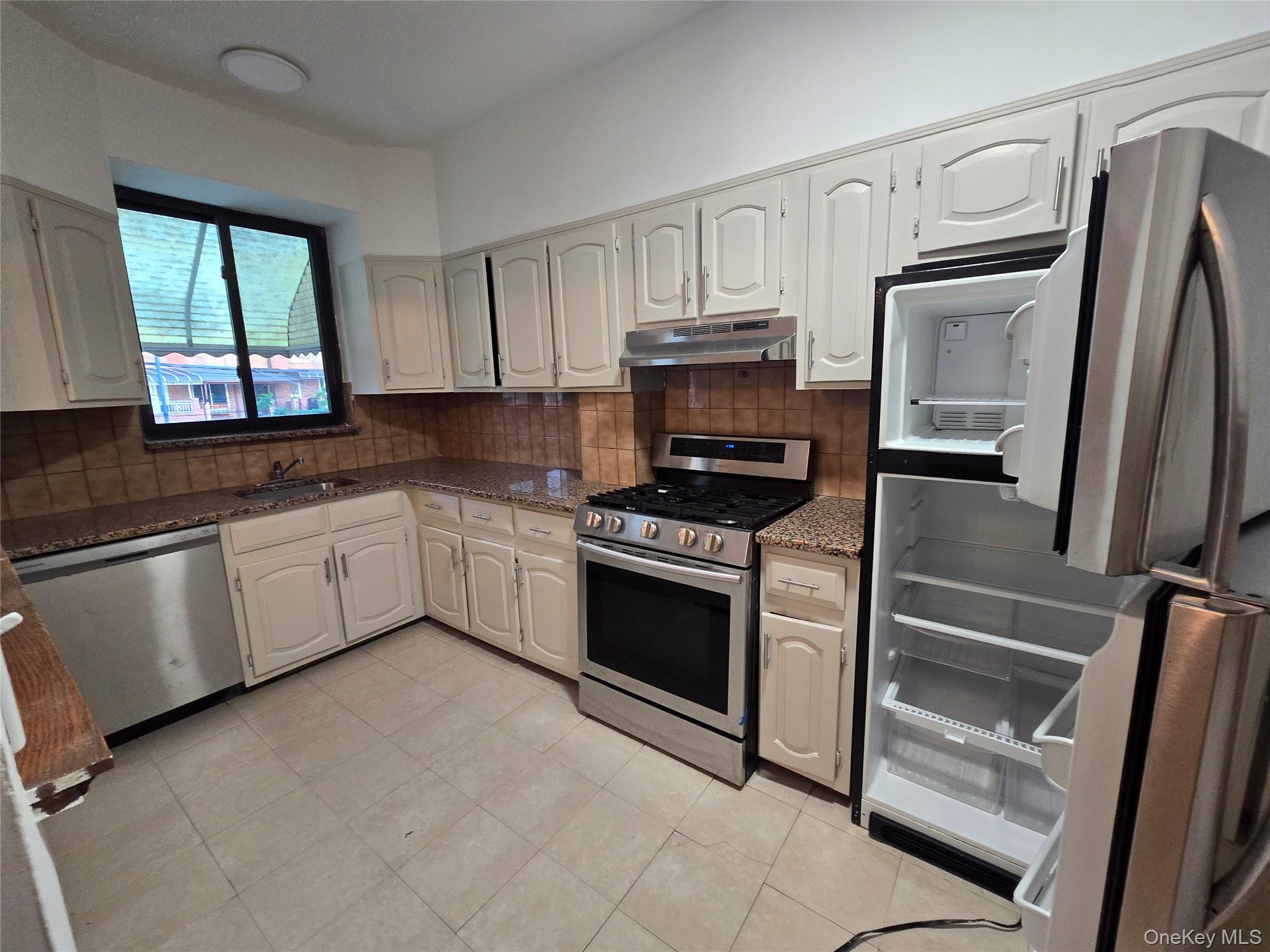 #17 photo, 28-29 50 Street, Woodside , NY 11377