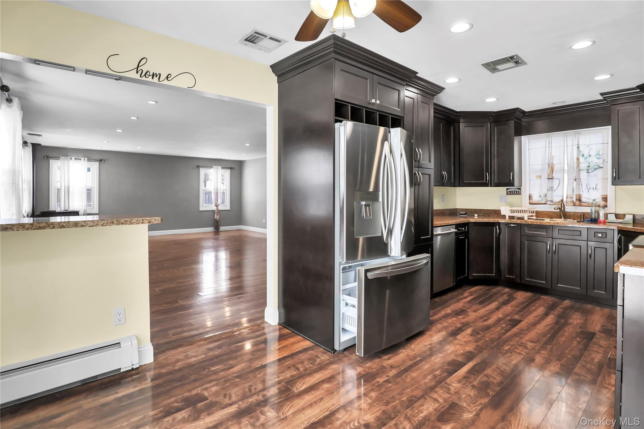 #6 photo, 11 Onyx N Dr, Stony Brook , NY 11790