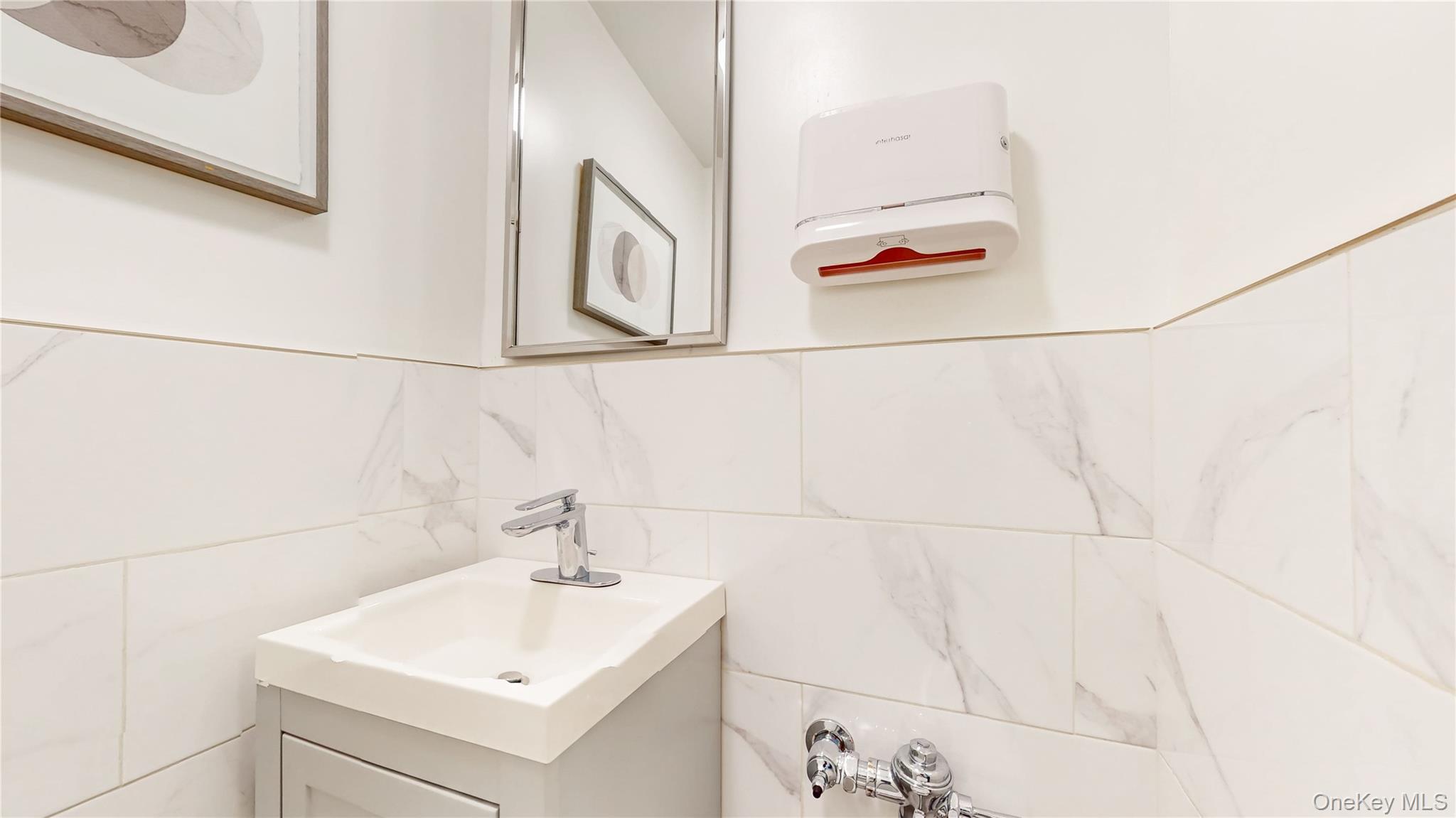 #9 photo, 11045 71st Road, 皇后区 森林小丘 Forest Hills , NY 11375