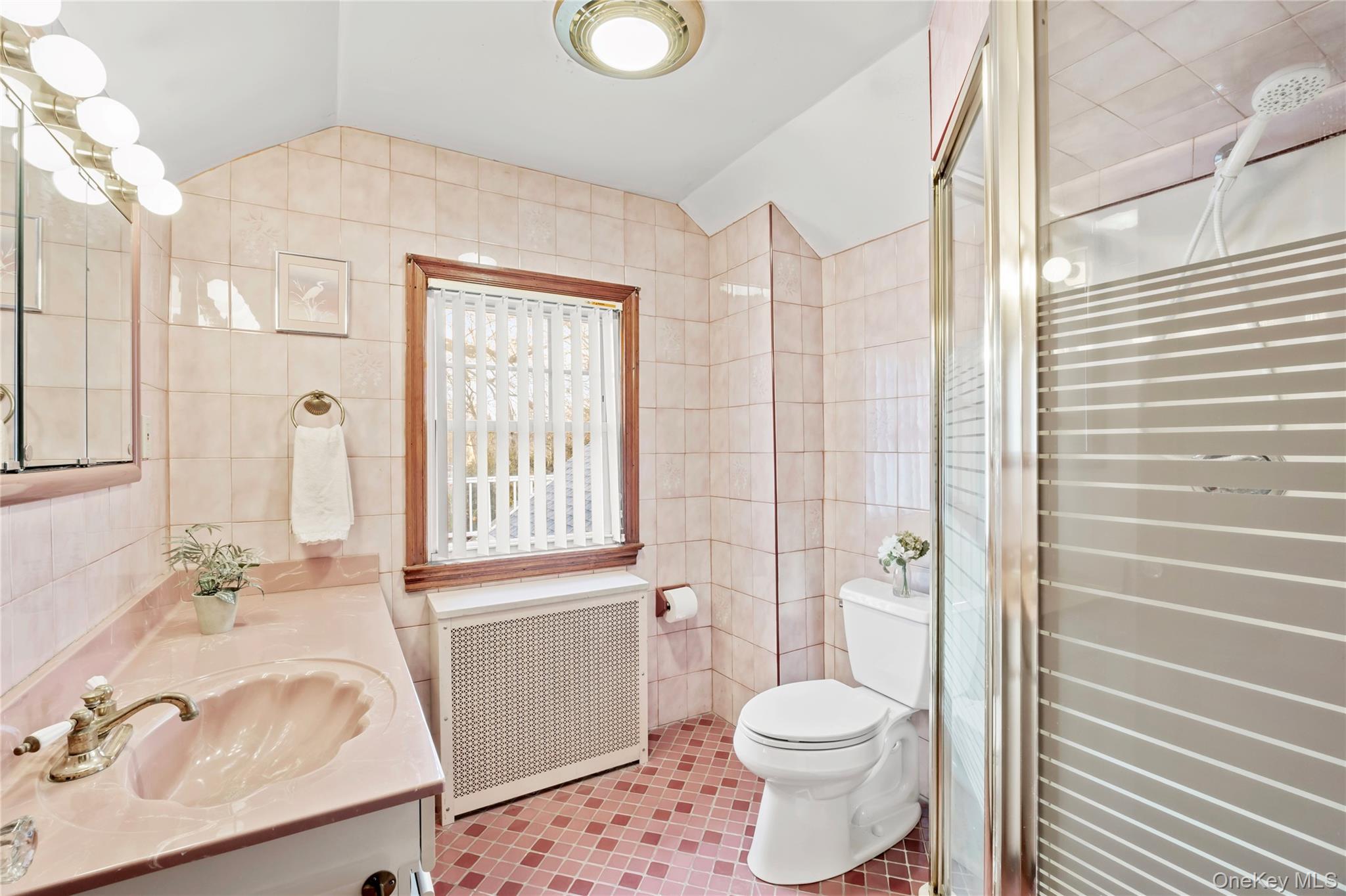 #19 photo, 449 Mineola Boulevard, Williston Park , NY 11596