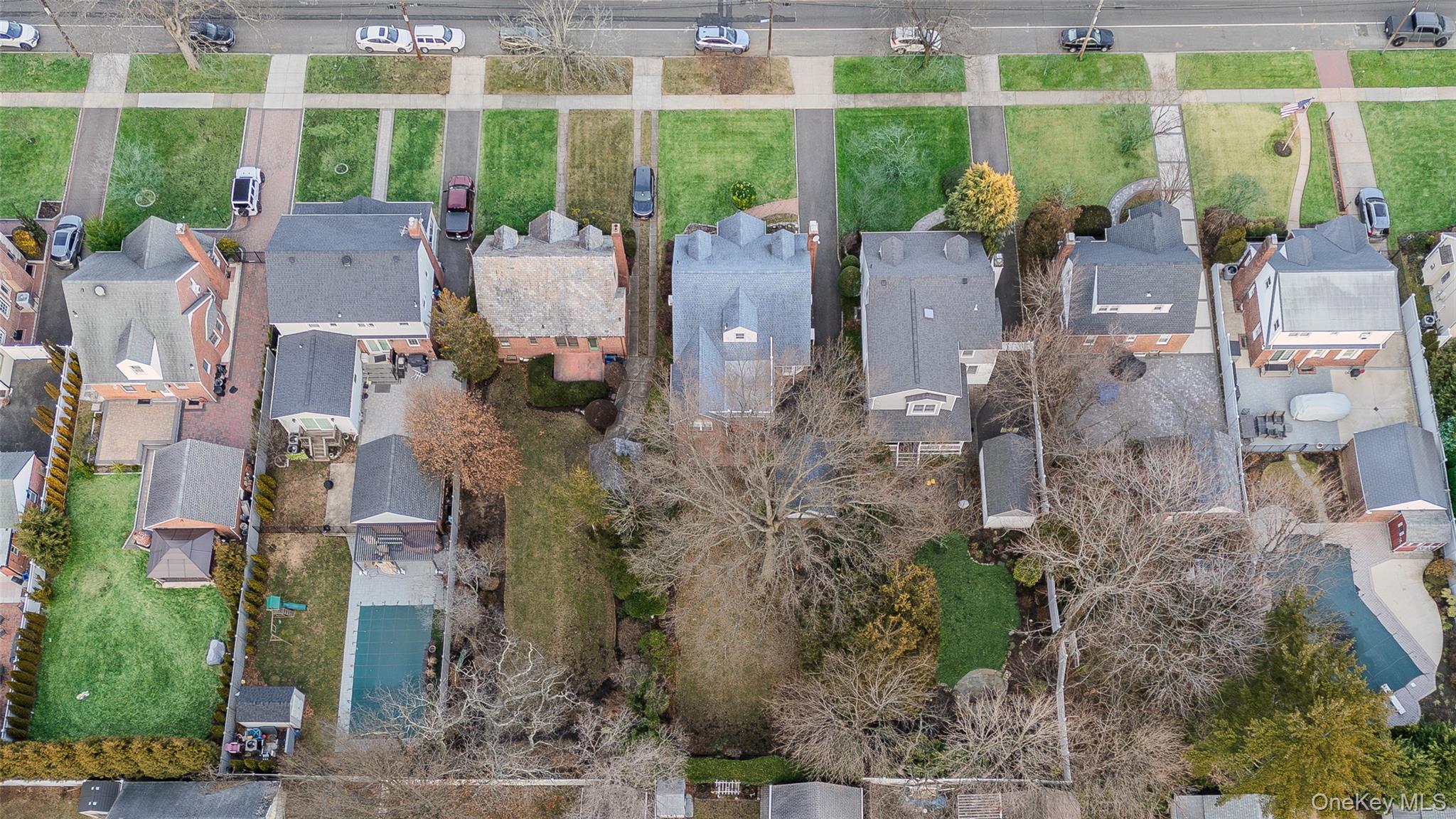 #4 photo, 449 Mineola Boulevard, Williston Park , NY 11596