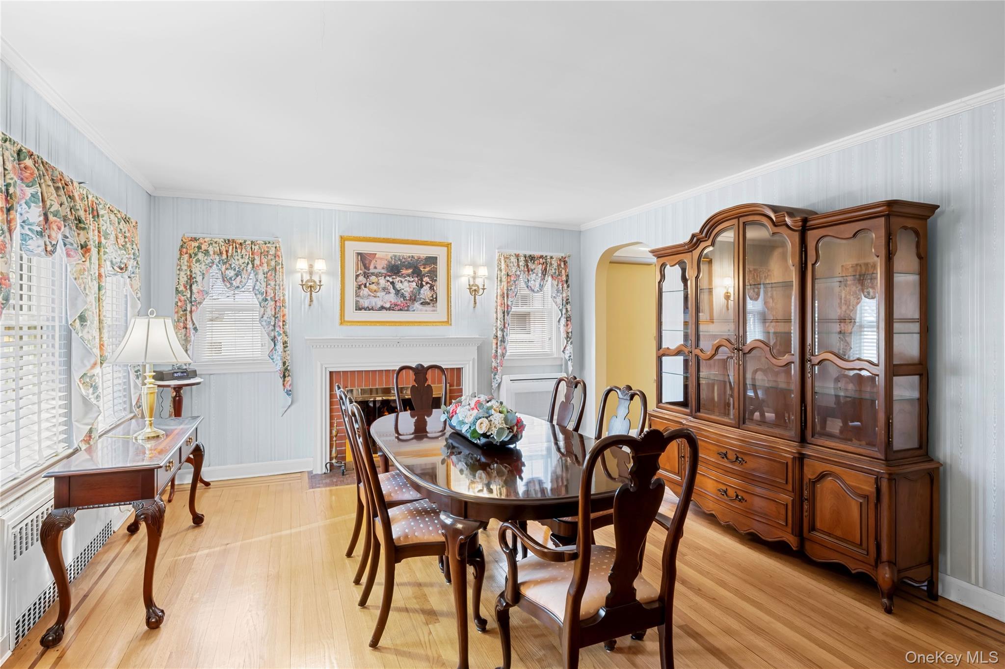 #6 photo, 449 Mineola Boulevard, Williston Park , NY 11596