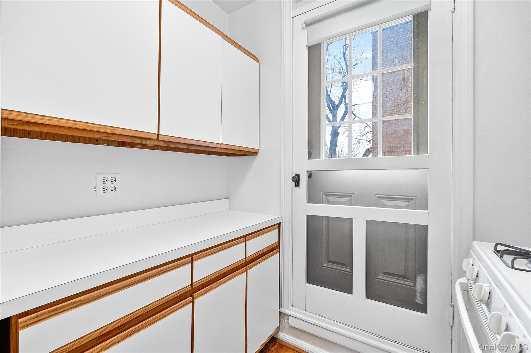 #17 photo, 2 Greenridge Avenue, White Plains , NY 10605