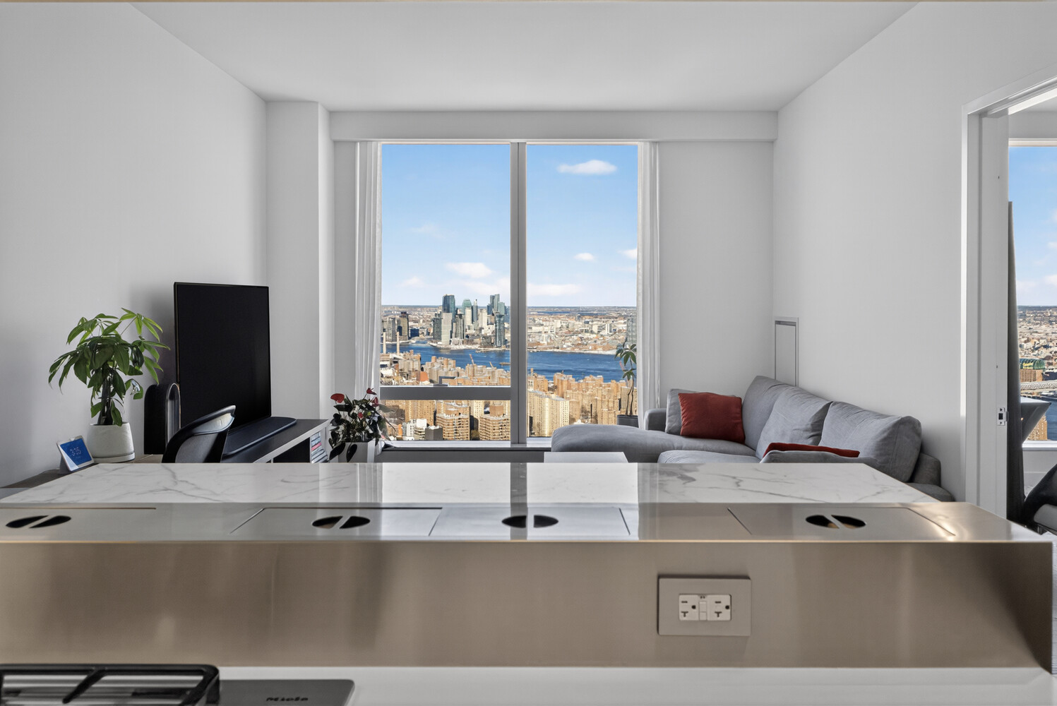 #5 photo, 252 SOUTH Street, Two Bridges , NY 10002