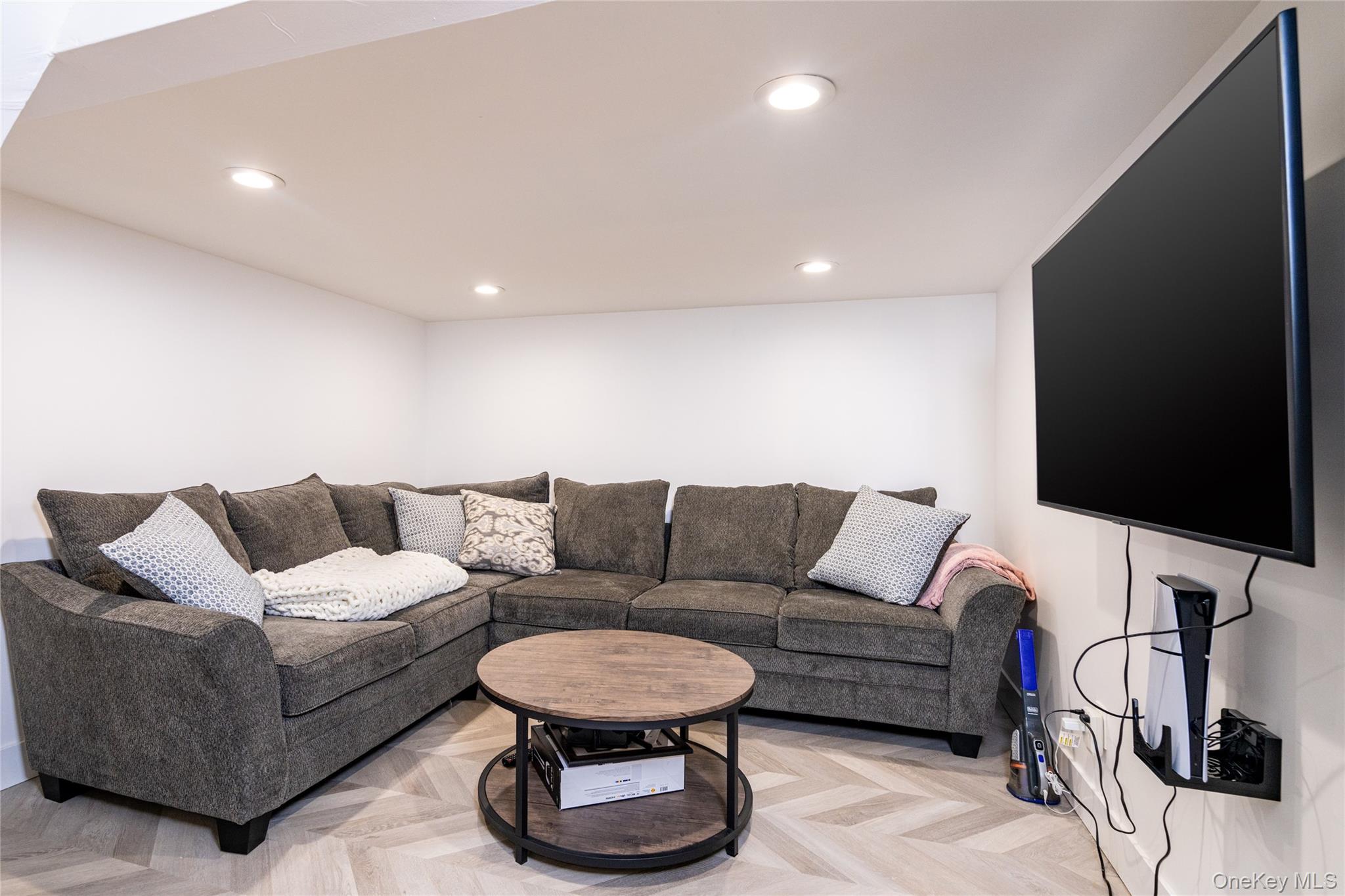 #11 photo, 17 Armell Street, Huntington Station , NY 11746