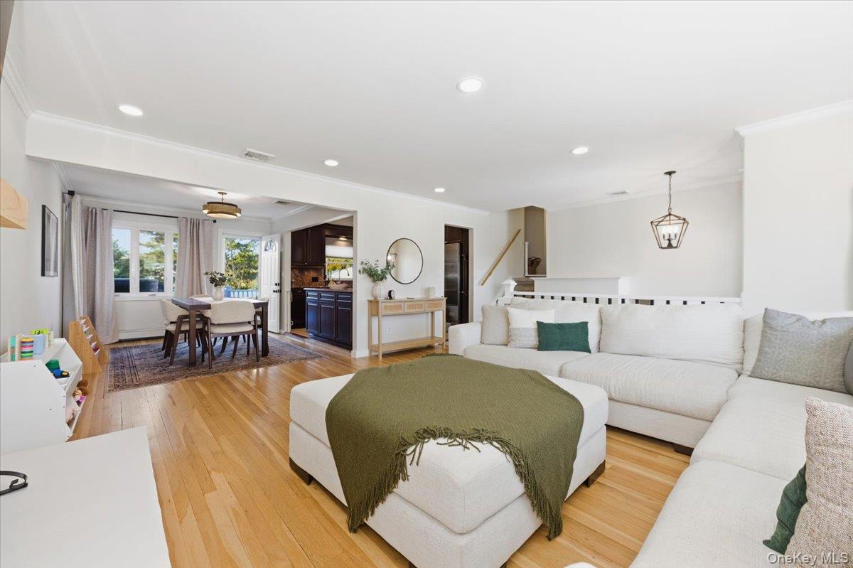 #4 photo, 285 E Shore Drive, Massapequa , NY 11758