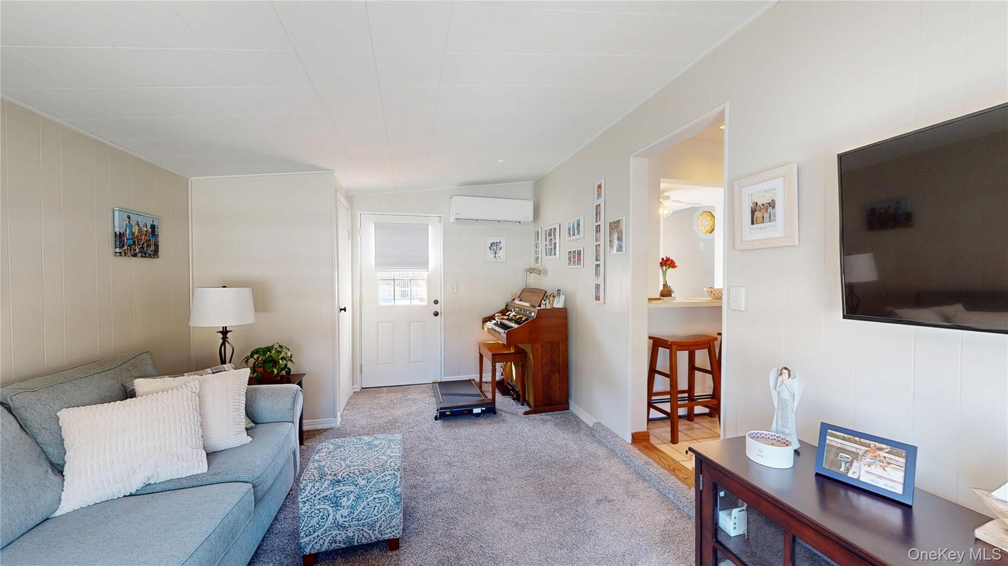 #13 photo, 638 Saint George Avenue, North Babylon , NY 11703