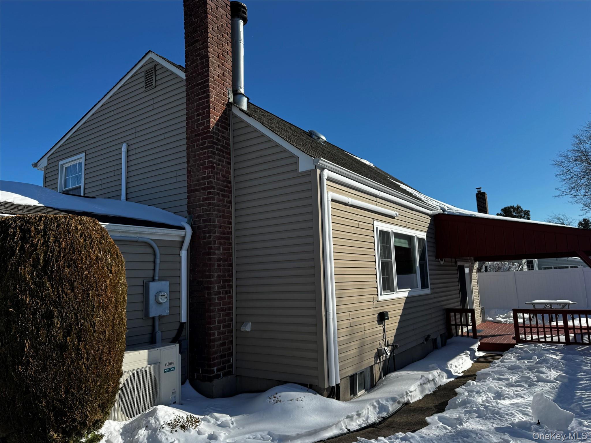 #2 photo, 638 Saint George Avenue, North Babylon , NY 11703