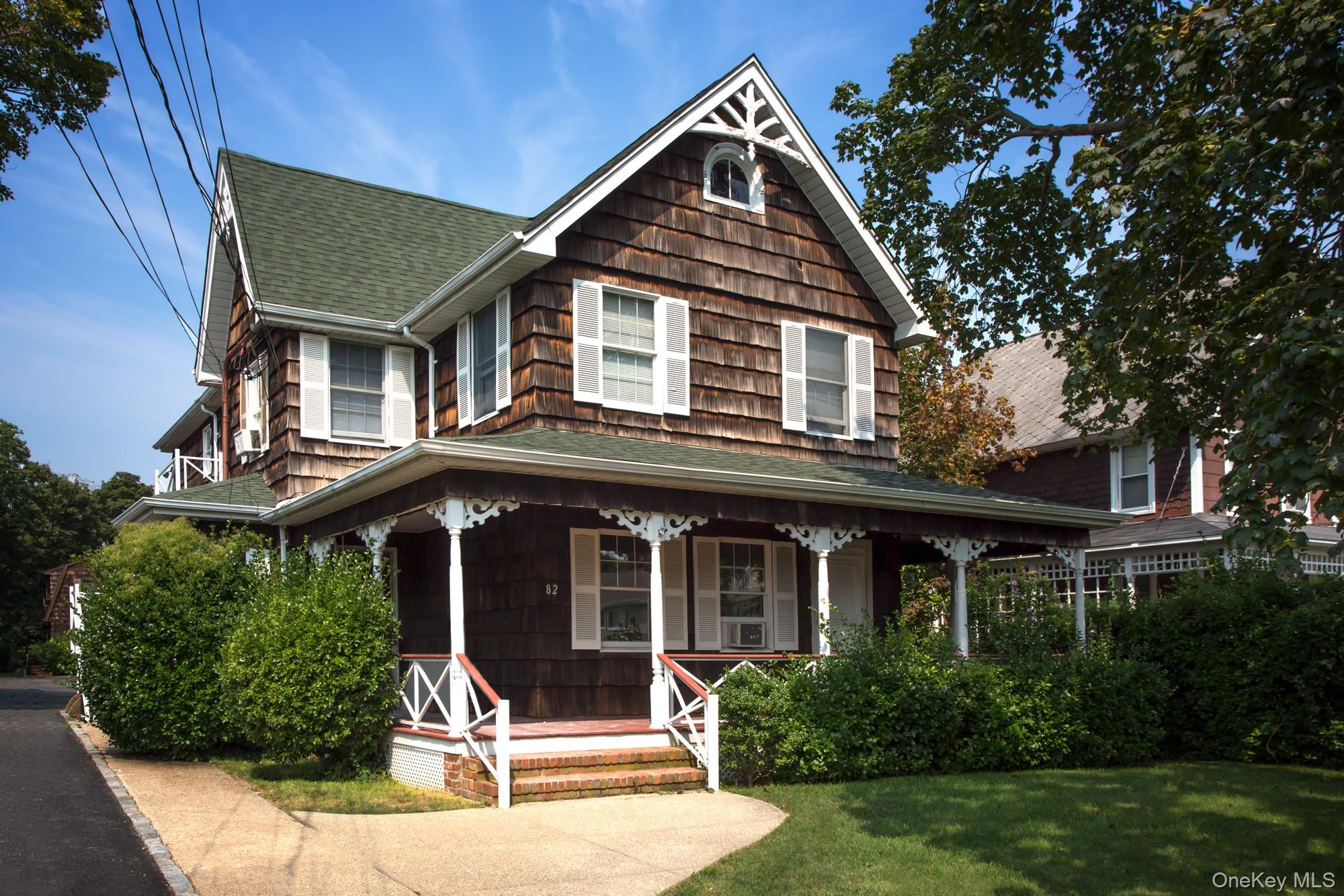 #1 photo, 82 Park Avenue, Amityville , NY 11701