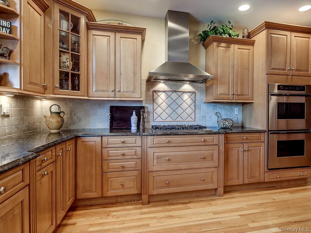 #8 photo, 17 Constitution Court, Tuxedo Park , NY 10987