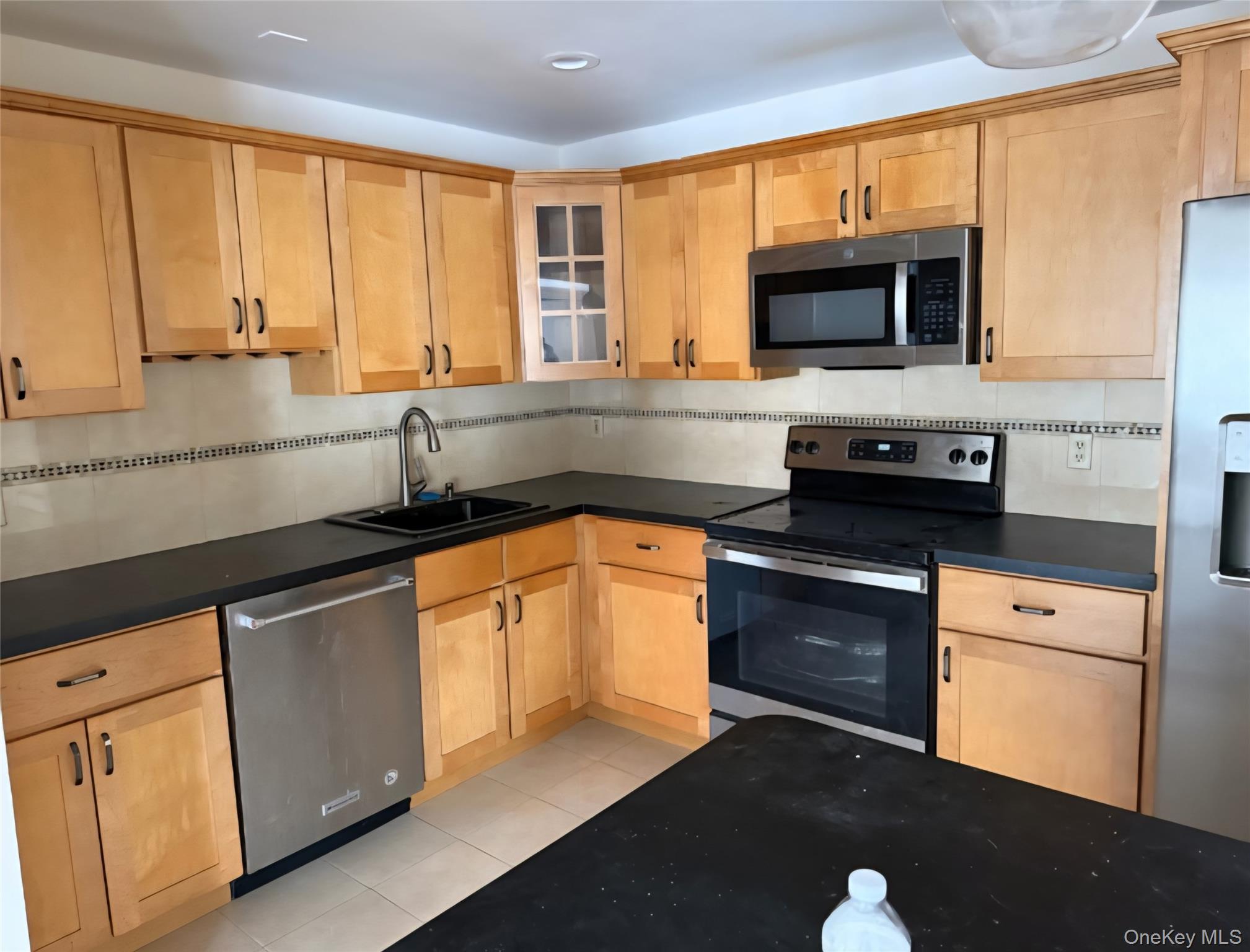 #2 photo, 15 Granada Crescent, White Plains , NY 10603