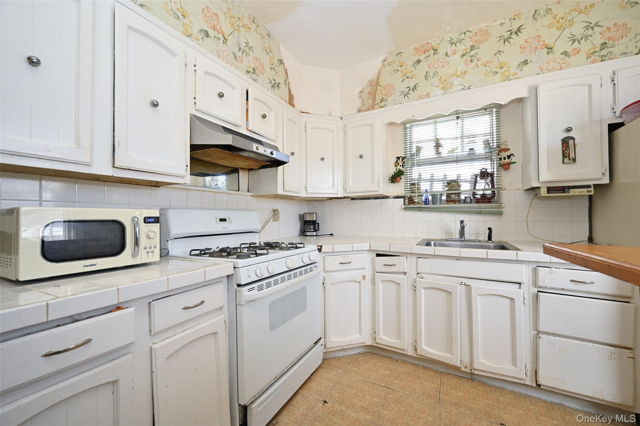 #4 photo, 195-12 122nd Avenue, Springfield Gardens , NY 11413