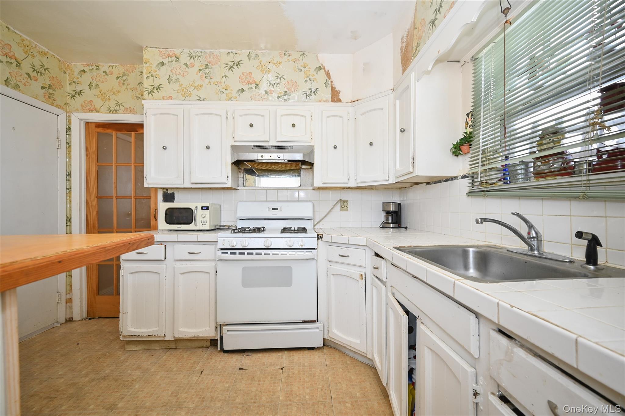 #5 photo, 195-12 122nd Avenue, Springfield Gardens , NY 11413