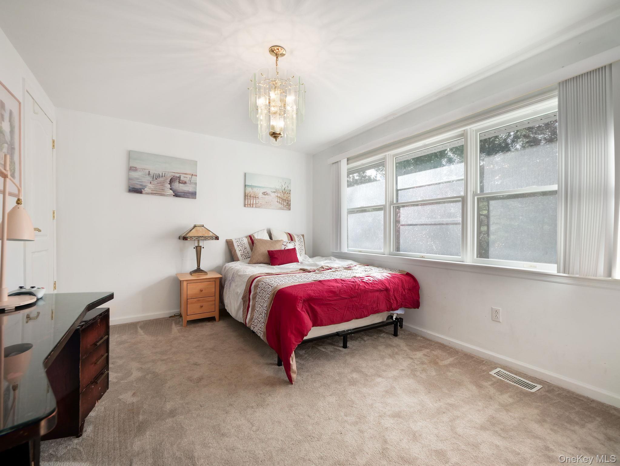 #19 photo, 2 Windsor Circle, New City , NY 10956