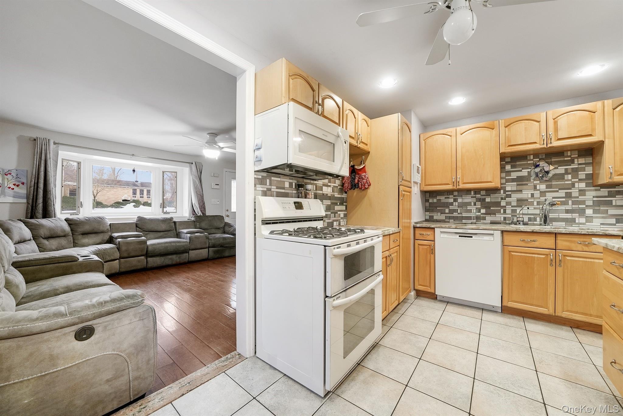 #7 photo, 131 W Washington Avenue, Pearl River , NY 10965