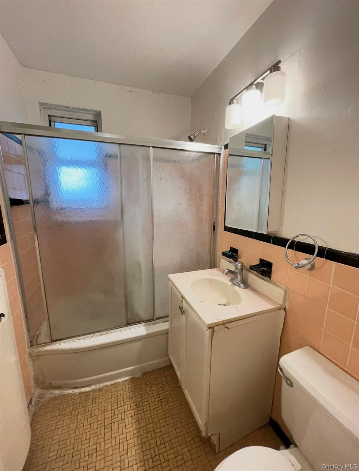 #5 photo, 138-33 JEWEL Avenue, Flushing , NY 11367