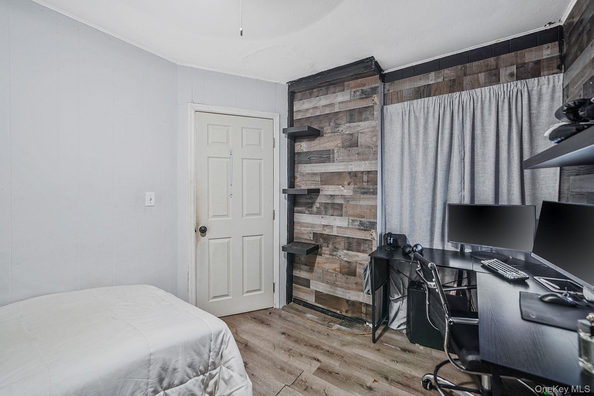 #17 photo, 22 Eisenhower Avenue, Brentwood , NY 11717