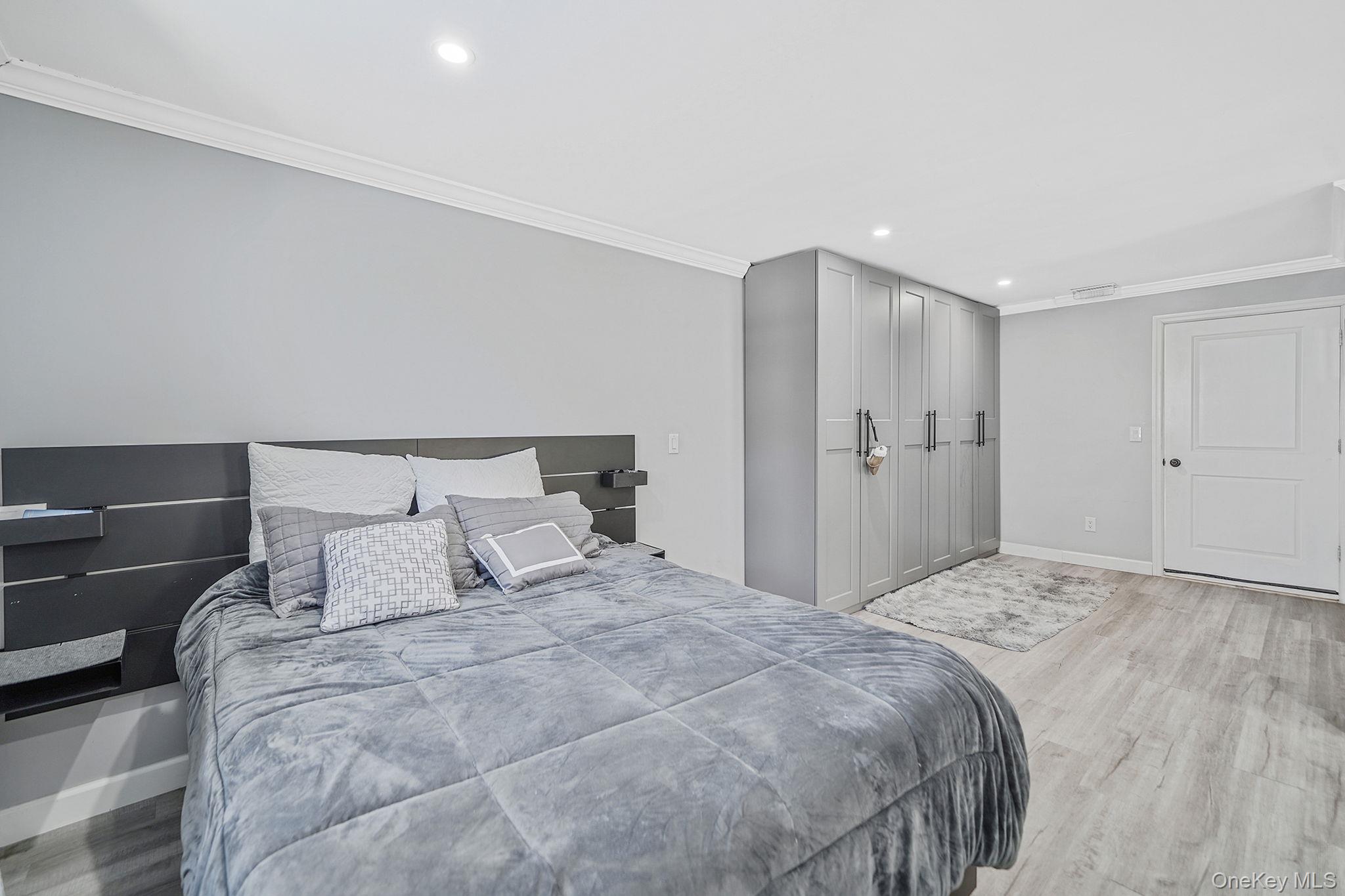 #20 photo, 22 Eisenhower Avenue, Brentwood , NY 11717