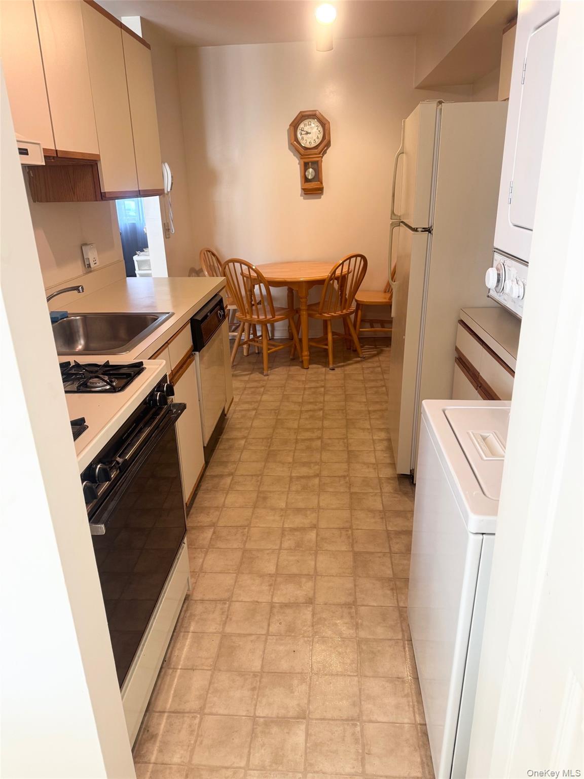 #5 photo, 23 Windle Park, Tarrytown , NY 10591